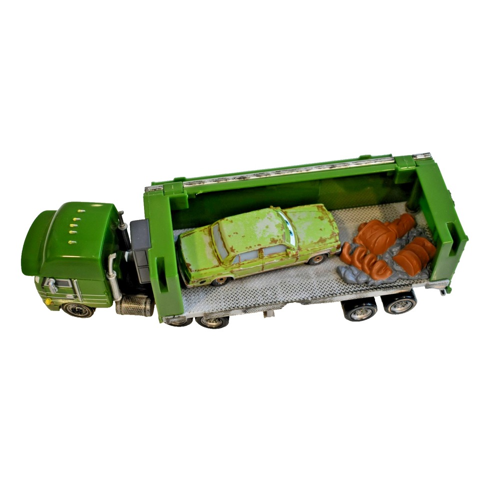 Disney Pixar Cars Gil #7 Peterbilt Hauler Semi Truck 1:55 Mattel Green